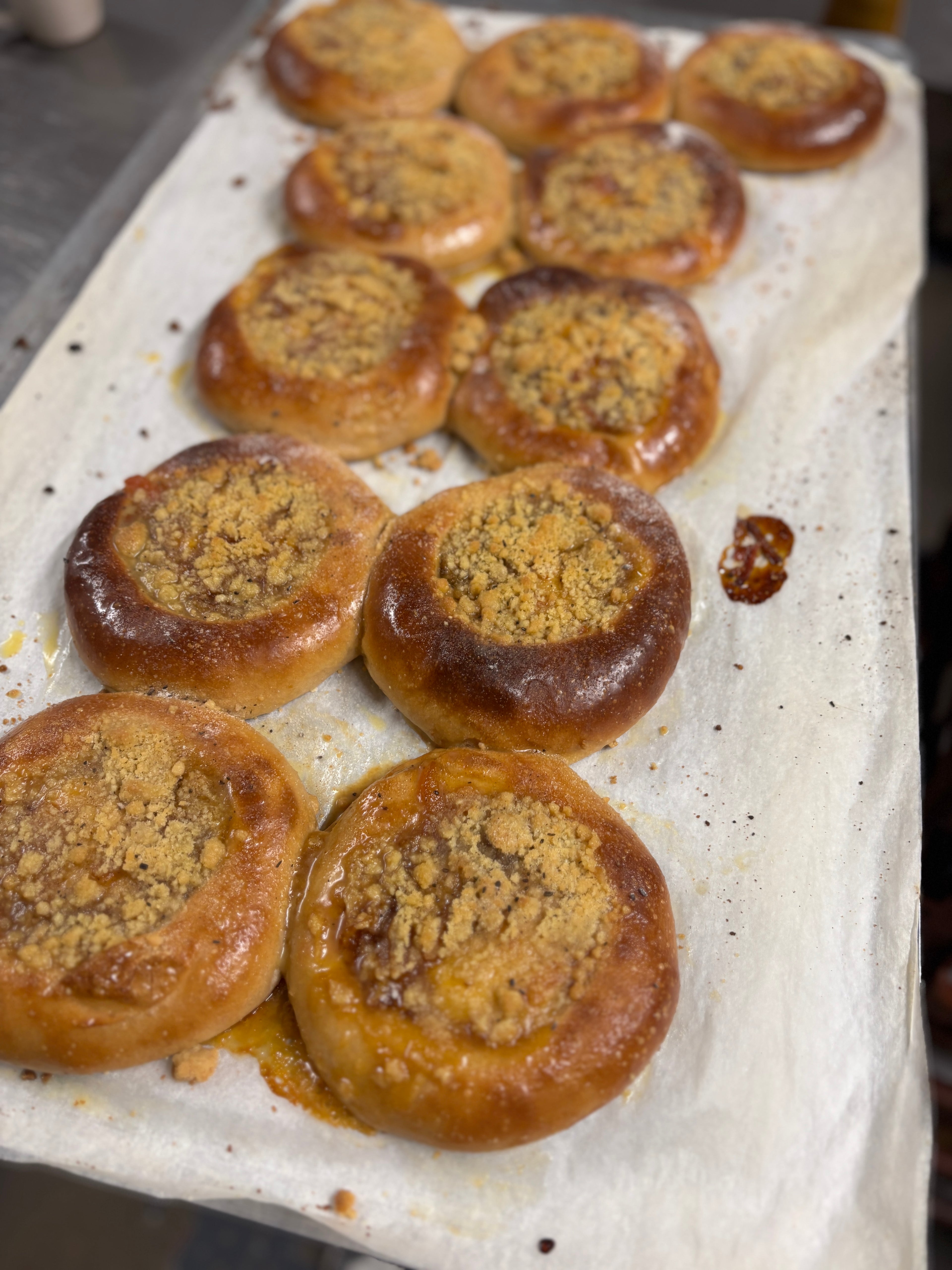 Whipped Apple butter & Dulce de leche custard bun